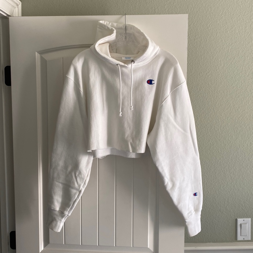 Cropped and hooded Champion sweatshirt